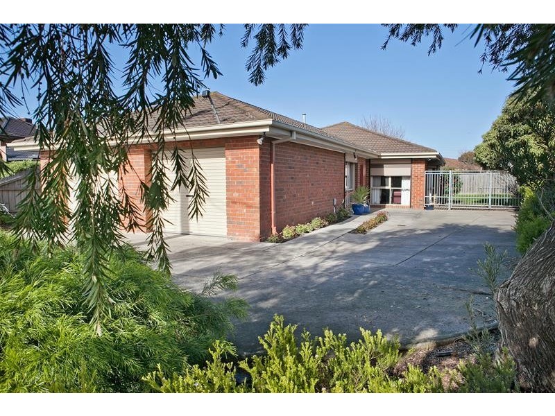 14 Huckson Rise, Dandenong North VIC 3175