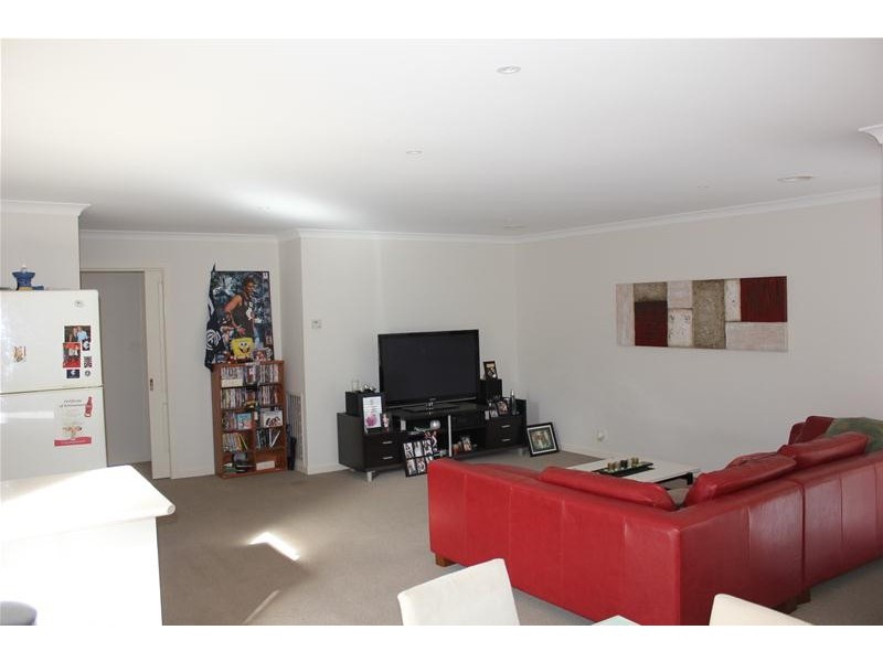 2/11 Rhyl Close, Endeavour Hills VIC 3802