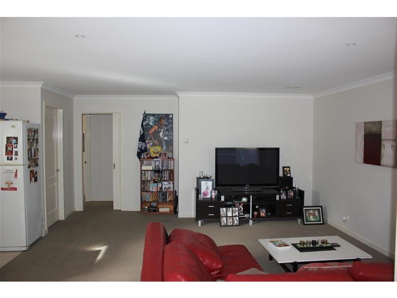 2/11 Rhyl Close, Endeavour Hills VIC 3802