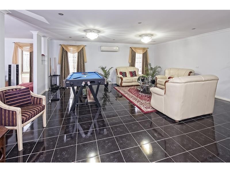 4 Roselea Place, Narre Warren North VIC 3804