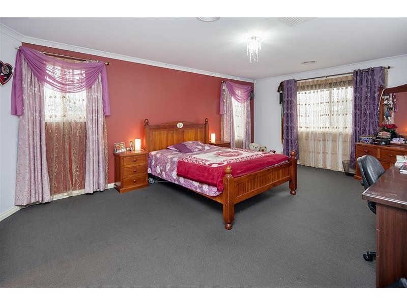 4 Roselea Place, Narre Warren North VIC 3804