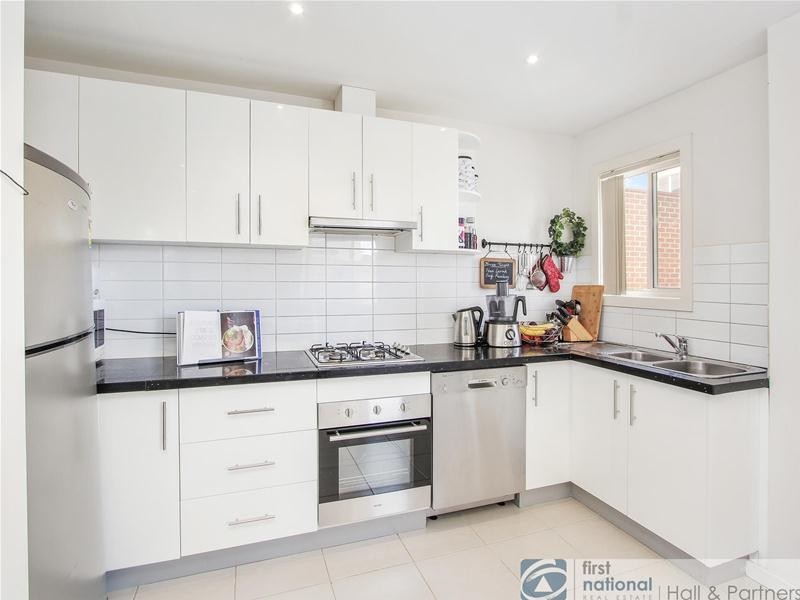 4/30 Heyington Crescent, Noble Park North VIC 3174