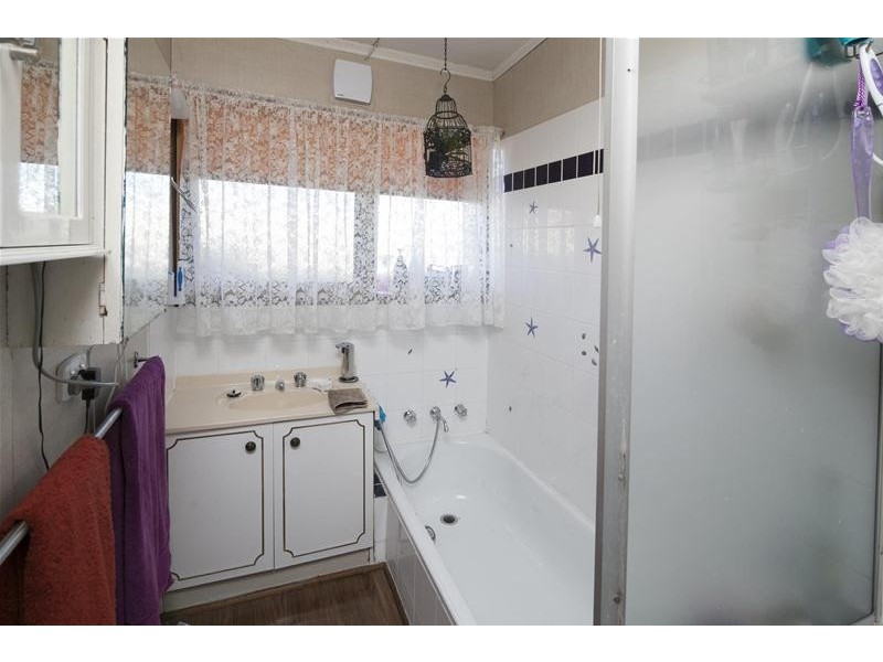 32 Booth Crescent, Dandenong North VIC 3175