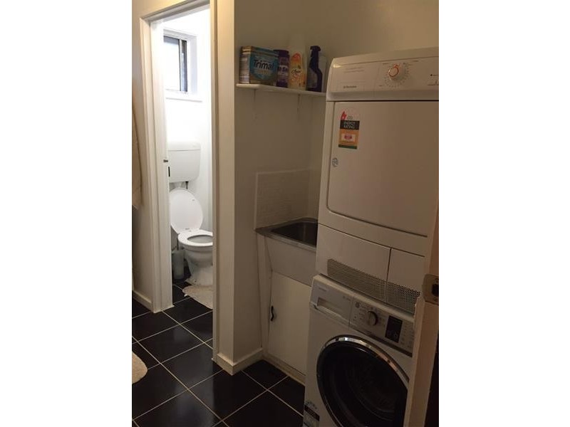 4/247 Gladstone Road, Dandenong North VIC 3175