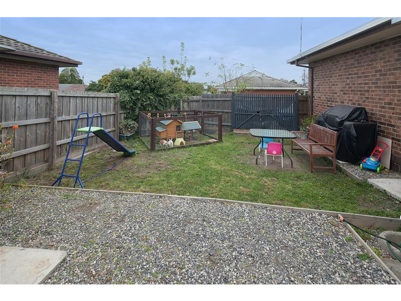 4/247 Gladstone Road, Dandenong North VIC 3175