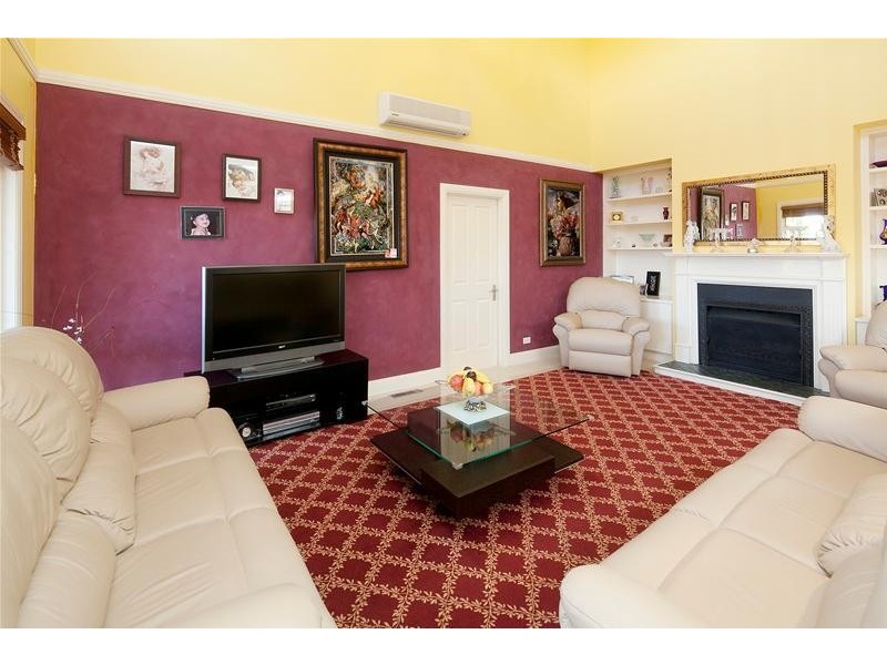 2 Classic Court, Berwick VIC 3806