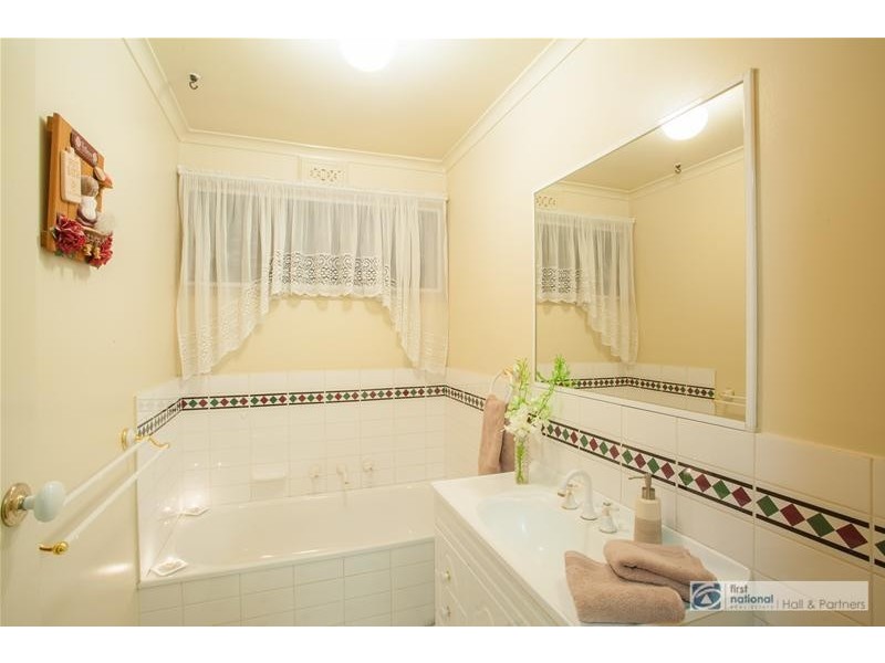 80 Tiverton Drive, Mulgrave VIC 3170