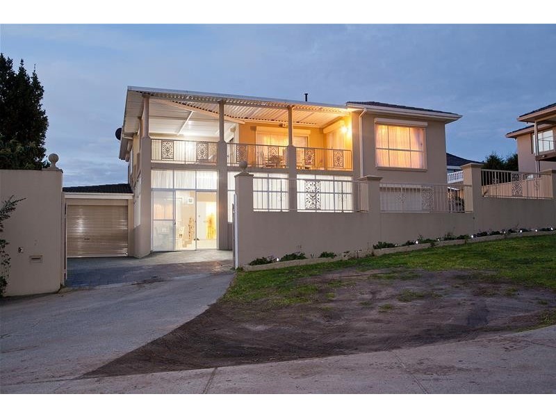 7 Schank  Place, Endeavour Hills VIC 3802