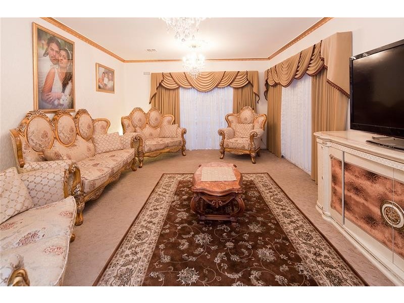 7 Schank  Place, Endeavour Hills VIC 3802