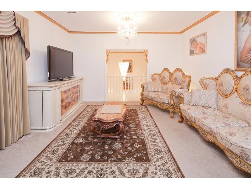 7 Schank  Place, Endeavour Hills VIC 3802