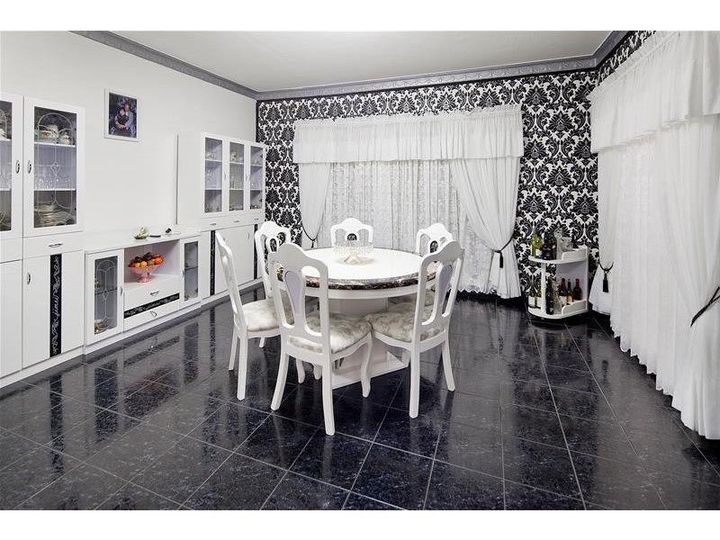 7 Schank  Place, Endeavour Hills VIC 3802