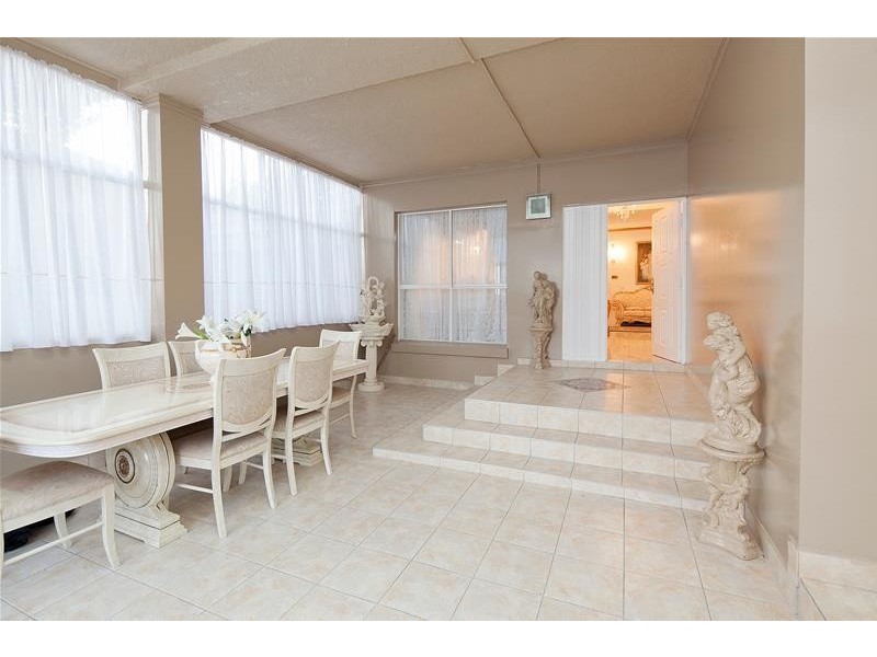 7 Schank  Place, Endeavour Hills VIC 3802