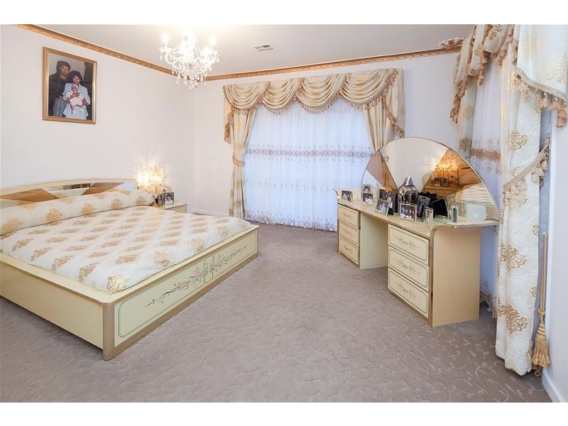 7 Schank  Place, Endeavour Hills VIC 3802