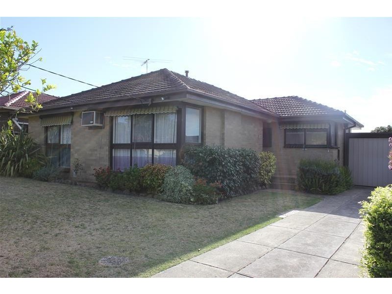 11 Shalimar Crescent, Dandenong North VIC 3175