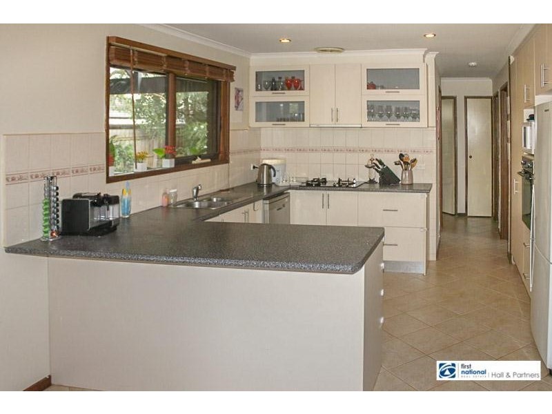 5 Tara  Place, Dandenong North VIC 3175