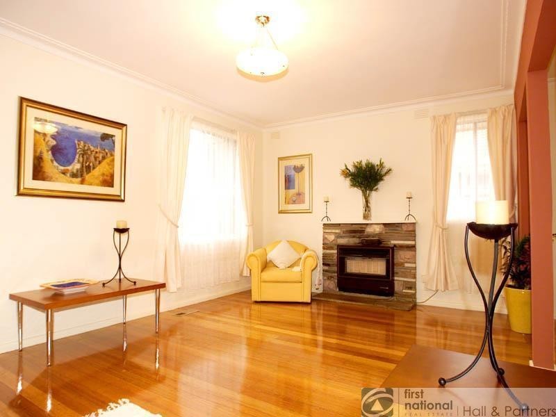 44 Robinlee Avenue, Burwood East VIC 3151