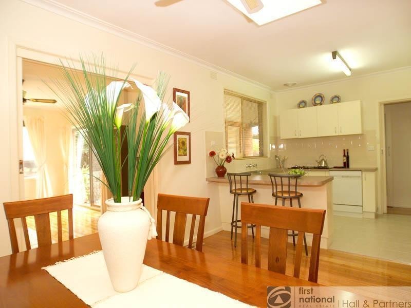 44 Robinlee Avenue, Burwood East VIC 3151