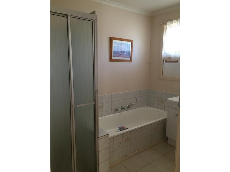 20 Neasham  Drive, Dandenong North VIC 3175