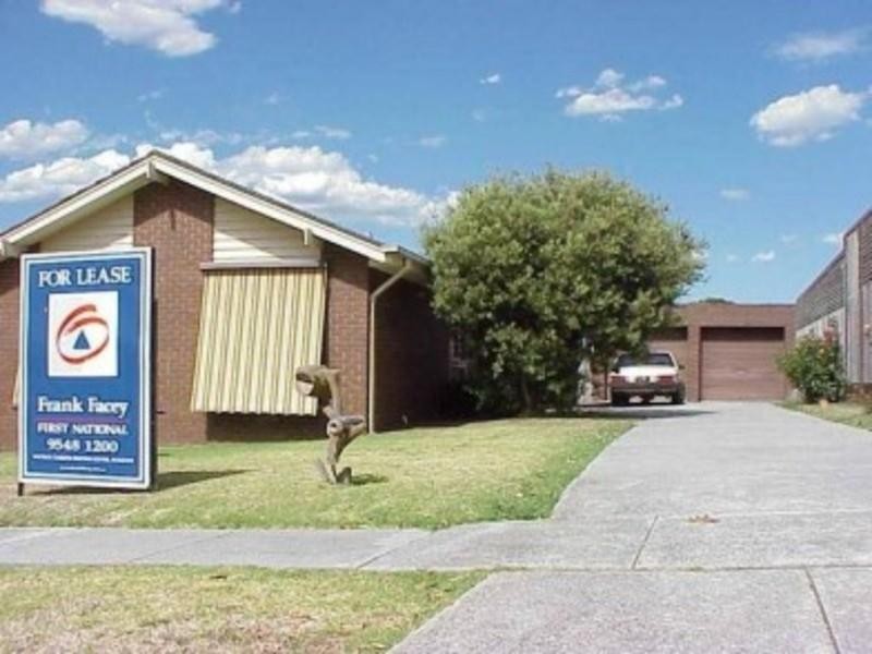 42 Fernbank Crescent, Mulgrave VIC 3170