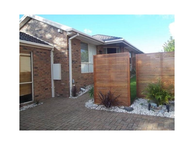 2/4 Jeanette Court, Mulgrave VIC 3170