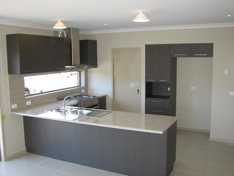 6 Hewitt Street, Cranbourne East VIC 3977