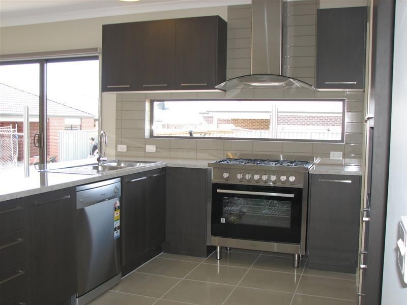 6 Hewitt Street, Cranbourne East VIC 3977