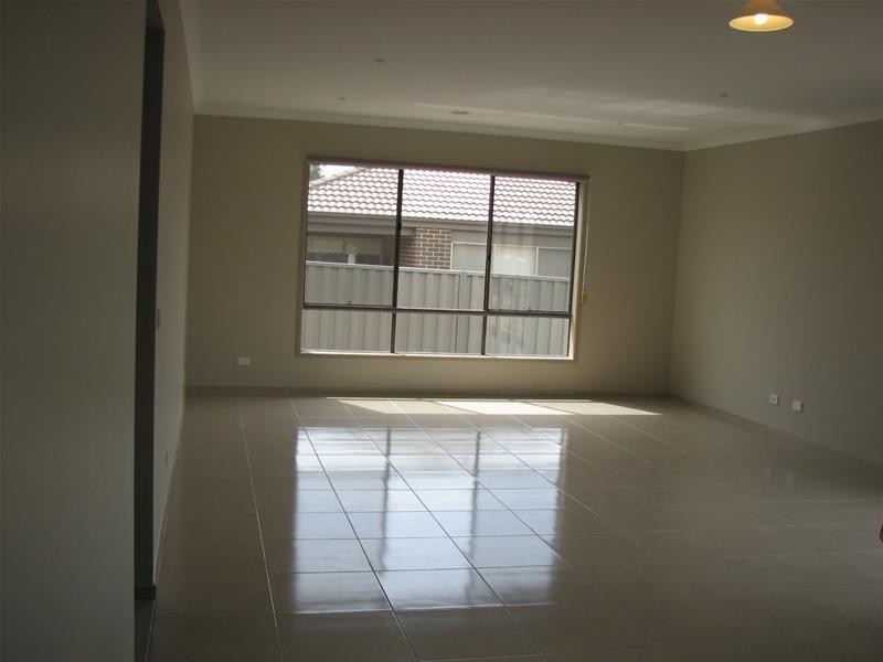 6 Hewitt Street, Cranbourne East VIC 3977