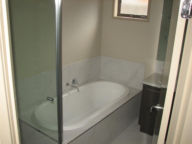 6 Hewitt Street, Cranbourne East VIC 3977