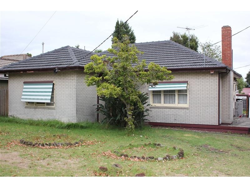 8 Birdwood Avenue, Dandenong VIC 3175