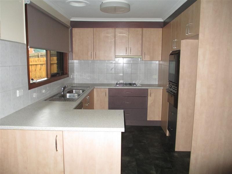 9 Nyora Close, Endeavour Hills VIC 3802