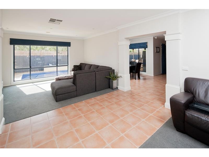 21 Fieldstone Boulevard, Beaconsfield VIC 3807