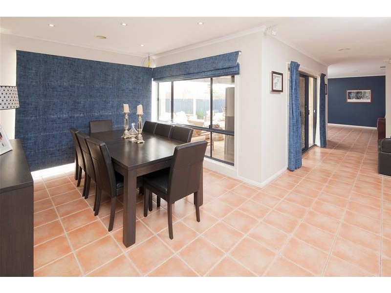 21 Fieldstone Boulevard, Beaconsfield VIC 3807