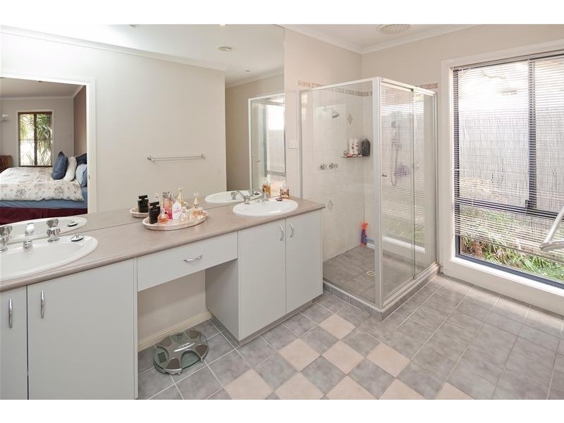 21 Fieldstone Boulevard, Beaconsfield VIC 3807