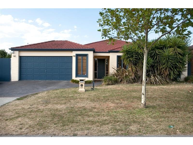 21 Fieldstone Boulevard, Beaconsfield VIC 3807