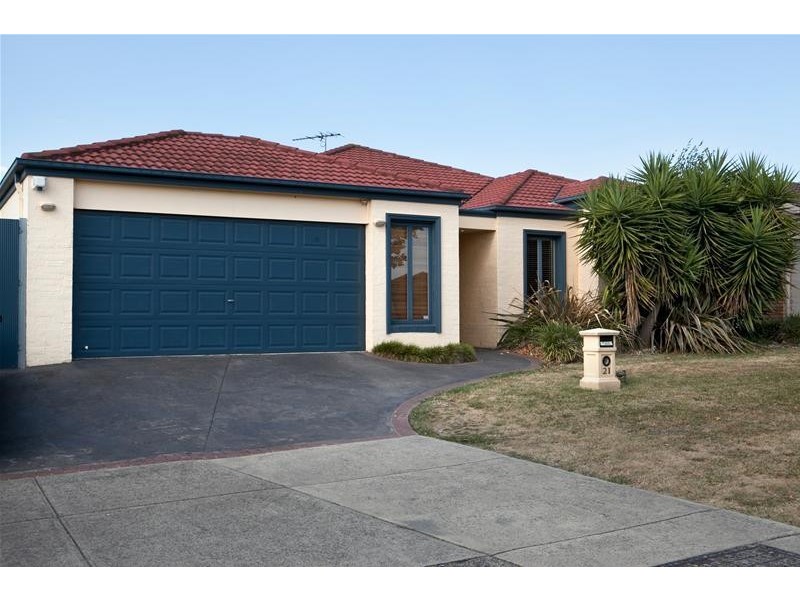 21 Fieldstone Boulevard, Beaconsfield VIC 3807