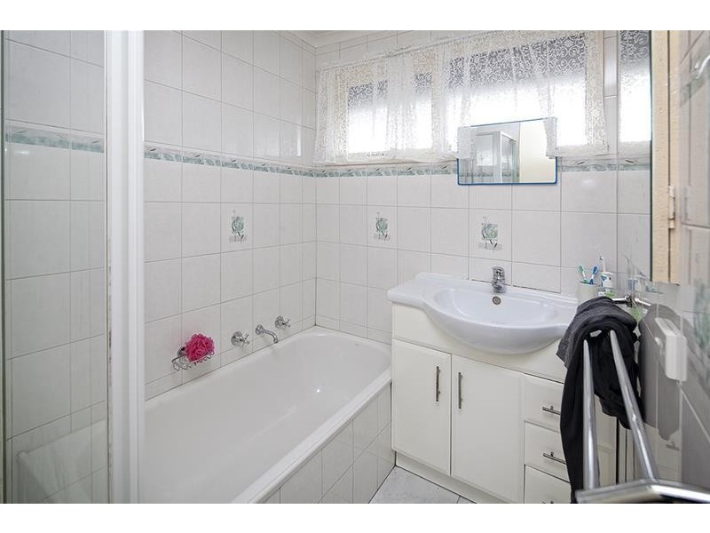 1/16 Kelvinside Road, Noble Park VIC 3174