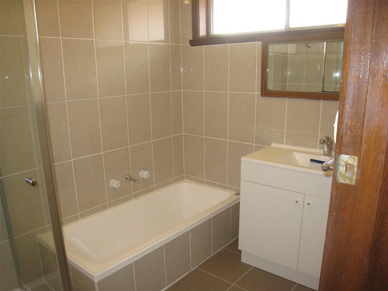 2/81 Hammond Road, Dandenong VIC 3175