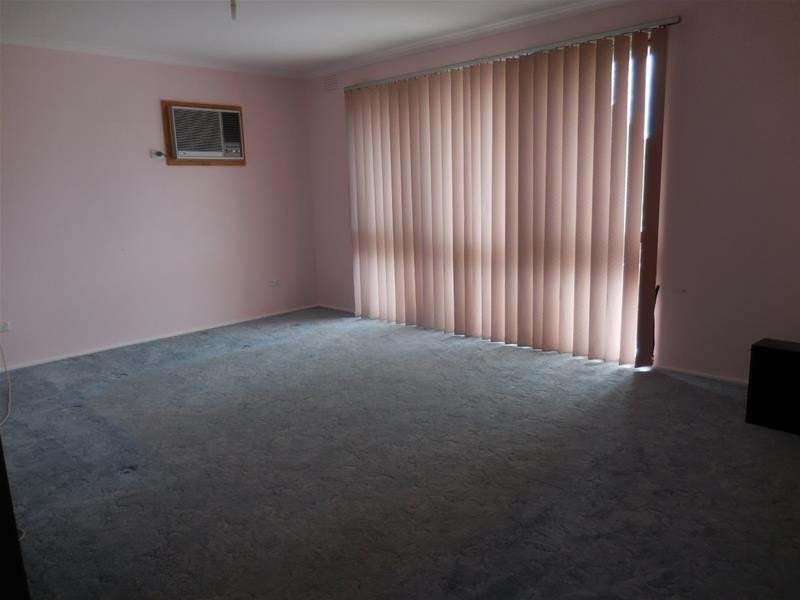 64 Gleneagles Drive, Endeavour Hills VIC 3802