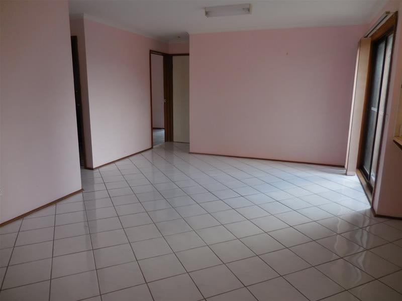 64 Gleneagles Drive, Endeavour Hills VIC 3802