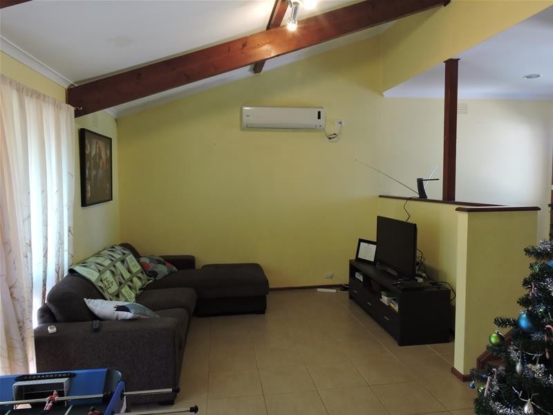 16 Dealbata Avenue, Endeavour Hills VIC 3802