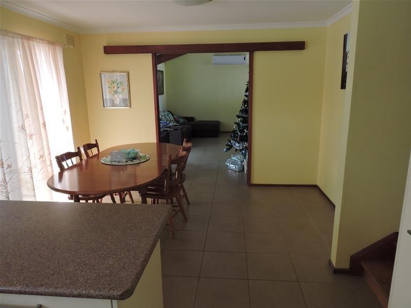 16 Dealbata Avenue, Endeavour Hills VIC 3802