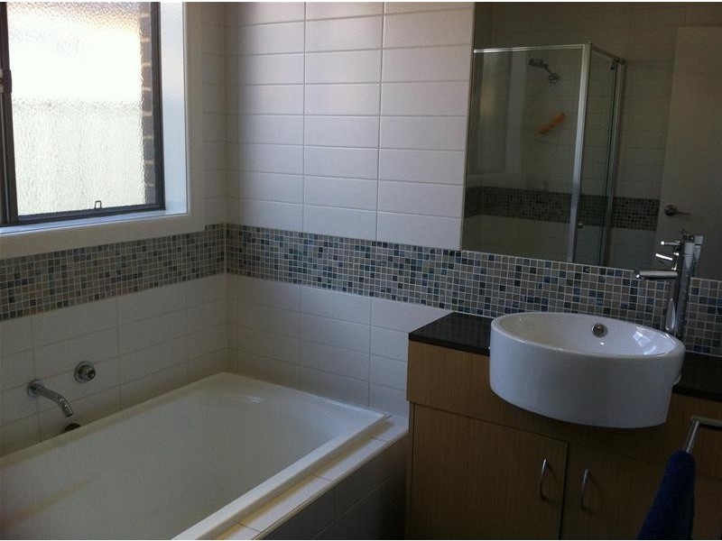 10 Walnut Way, Pakenham VIC 3810