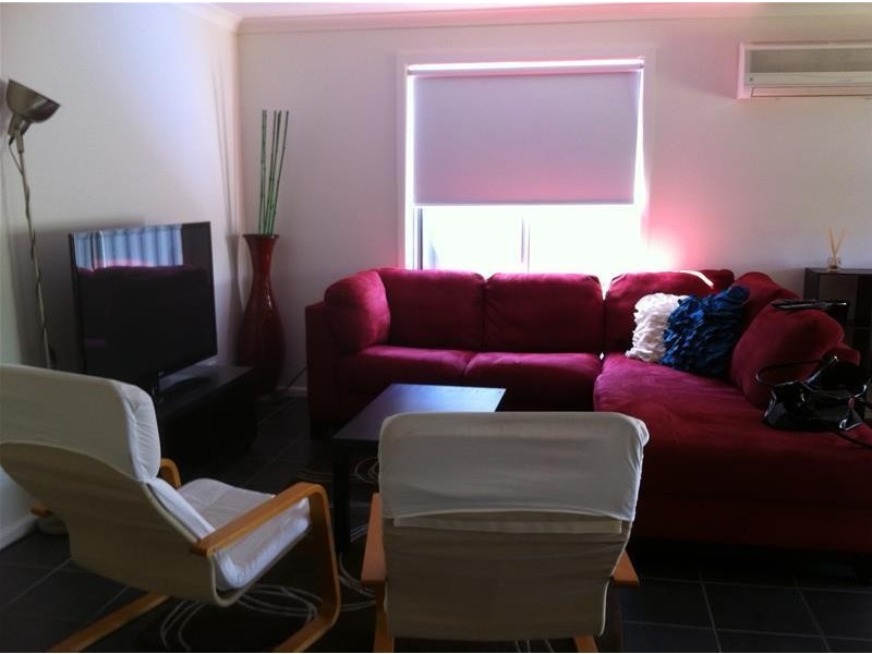 10 Walnut Way, Pakenham VIC 3810