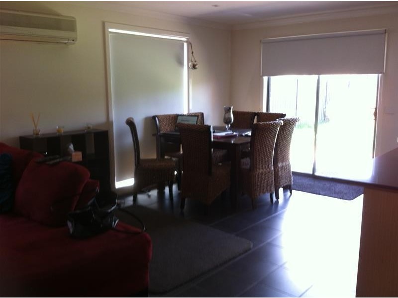 10 Walnut Way, Pakenham VIC 3810