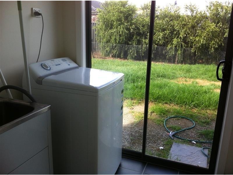 10 Walnut Way, Pakenham VIC 3810