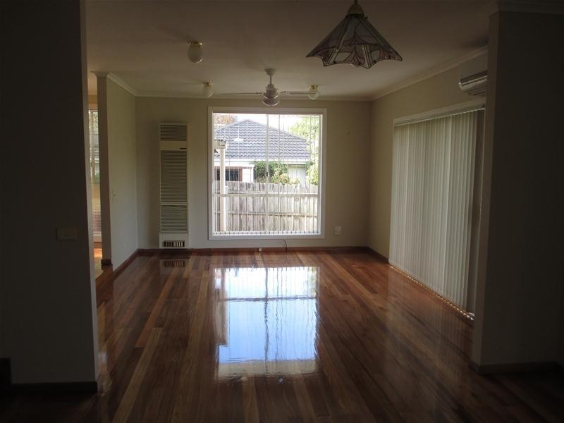 11 Bowen Court, Berwick VIC 3806