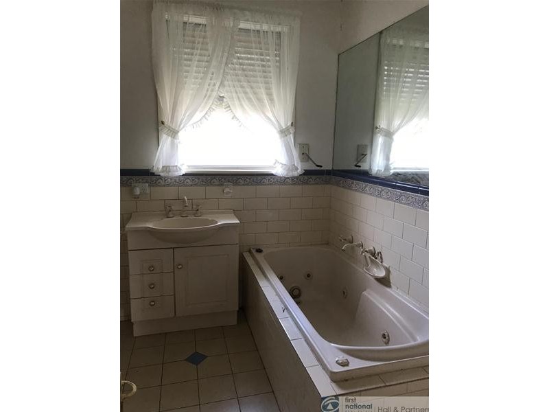 28 Booth Crescent, Dandenong North VIC 3175