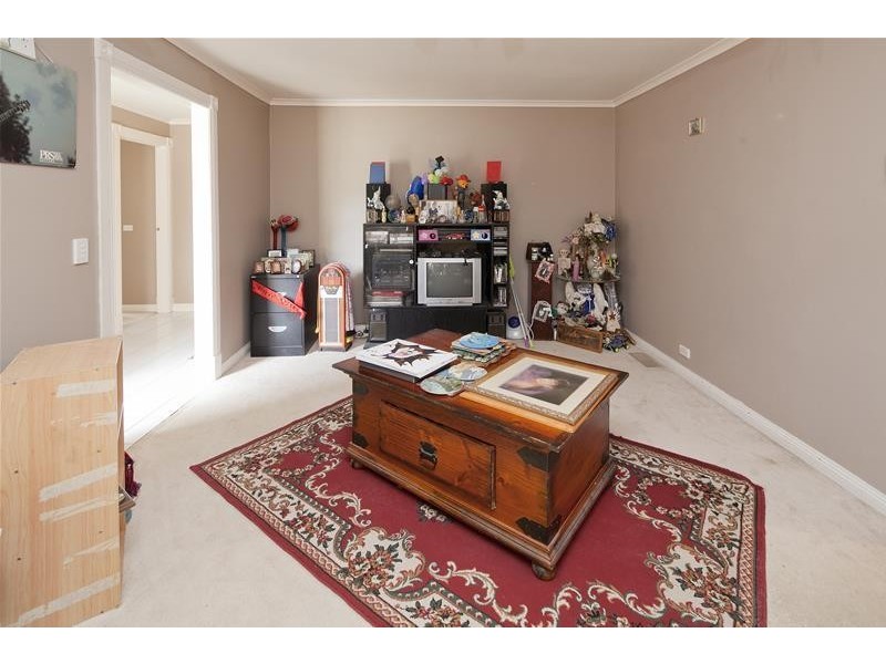 20 Burchall Grove, Dandenong North VIC 3175