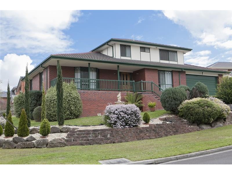 20 Edward Freeth Drive, Endeavour Hills VIC 3802