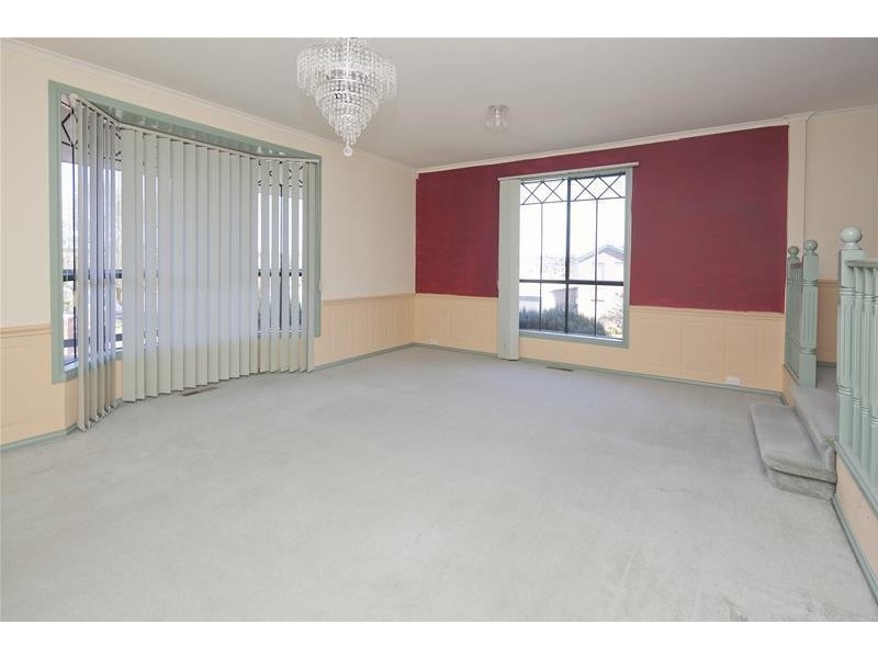 20 Edward Freeth Drive, Endeavour Hills VIC 3802